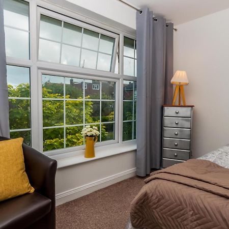 2 Bed Apartment-5 Guests - Business-Relocation-Parking - The Brighton Short Stay & Serviced Apartments Eksteriør billede