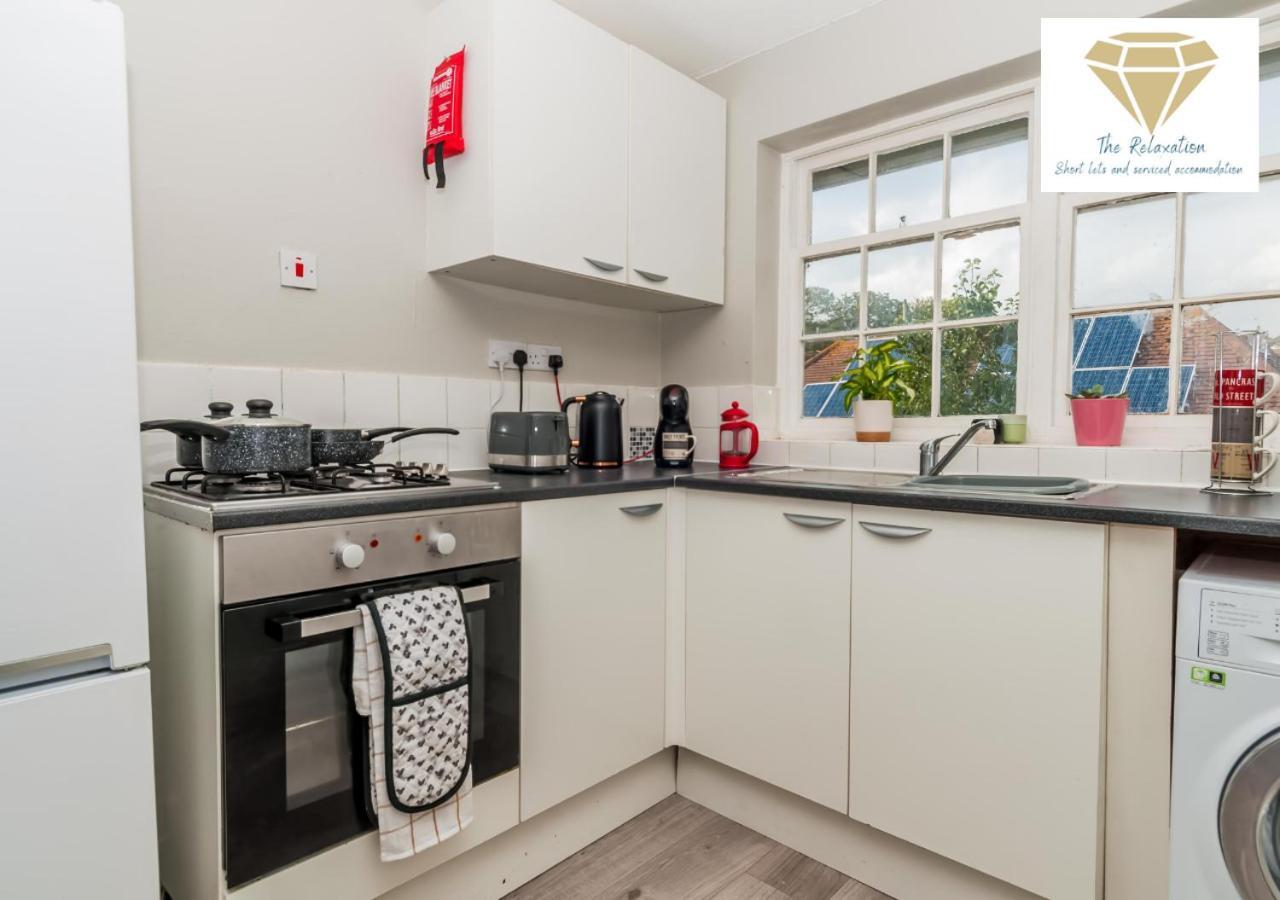 2 Bed Apartment-5 Guests - Business-Relocation-Parking - The Brighton Short Stay & Serviced Apartments Eksteriør billede