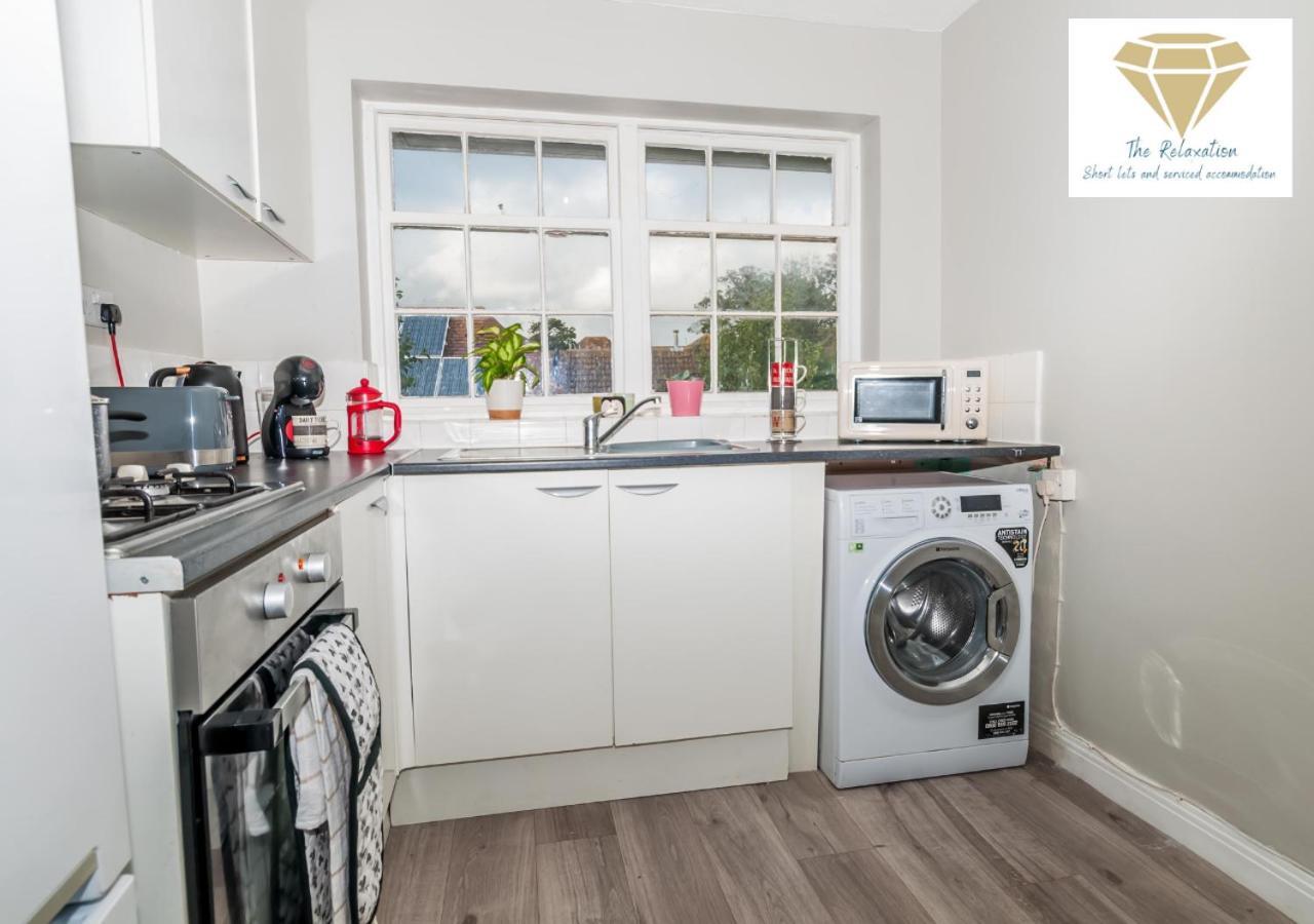 2 Bed Apartment-5 Guests - Business-Relocation-Parking - The Brighton Short Stay & Serviced Apartments Eksteriør billede