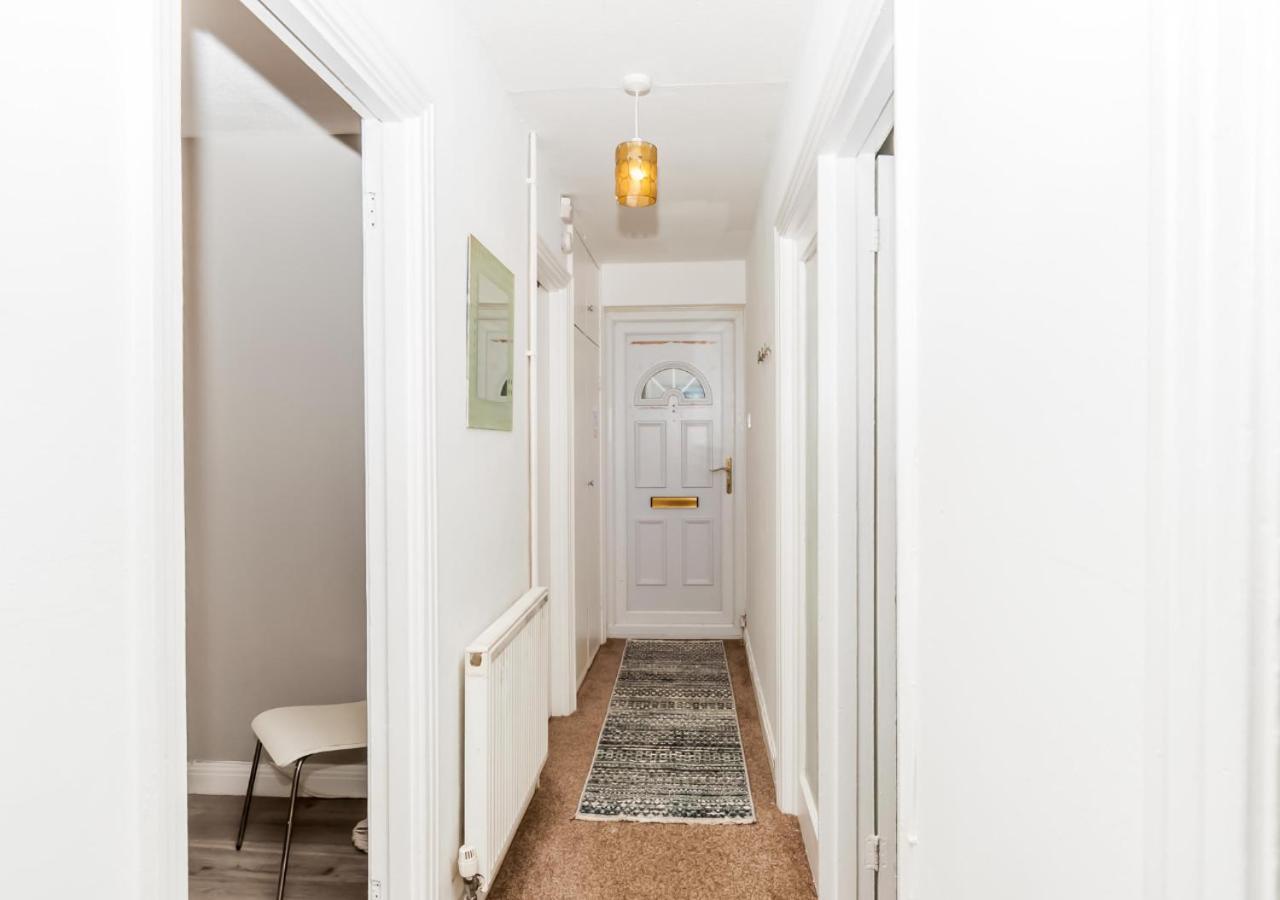 2 Bed Apartment-5 Guests - Business-Relocation-Parking - The Brighton Short Stay & Serviced Apartments Eksteriør billede