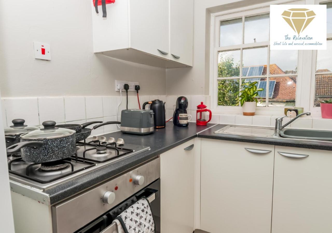 2 Bed Apartment-5 Guests - Business-Relocation-Parking - The Brighton Short Stay & Serviced Apartments Eksteriør billede