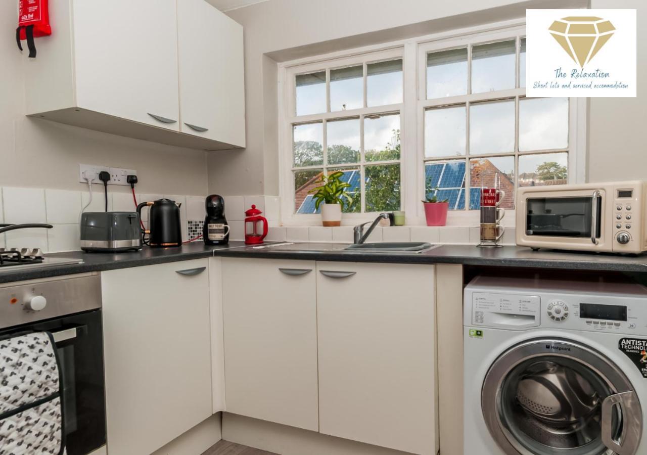 2 Bed Apartment-5 Guests - Business-Relocation-Parking - The Brighton Short Stay & Serviced Apartments Eksteriør billede