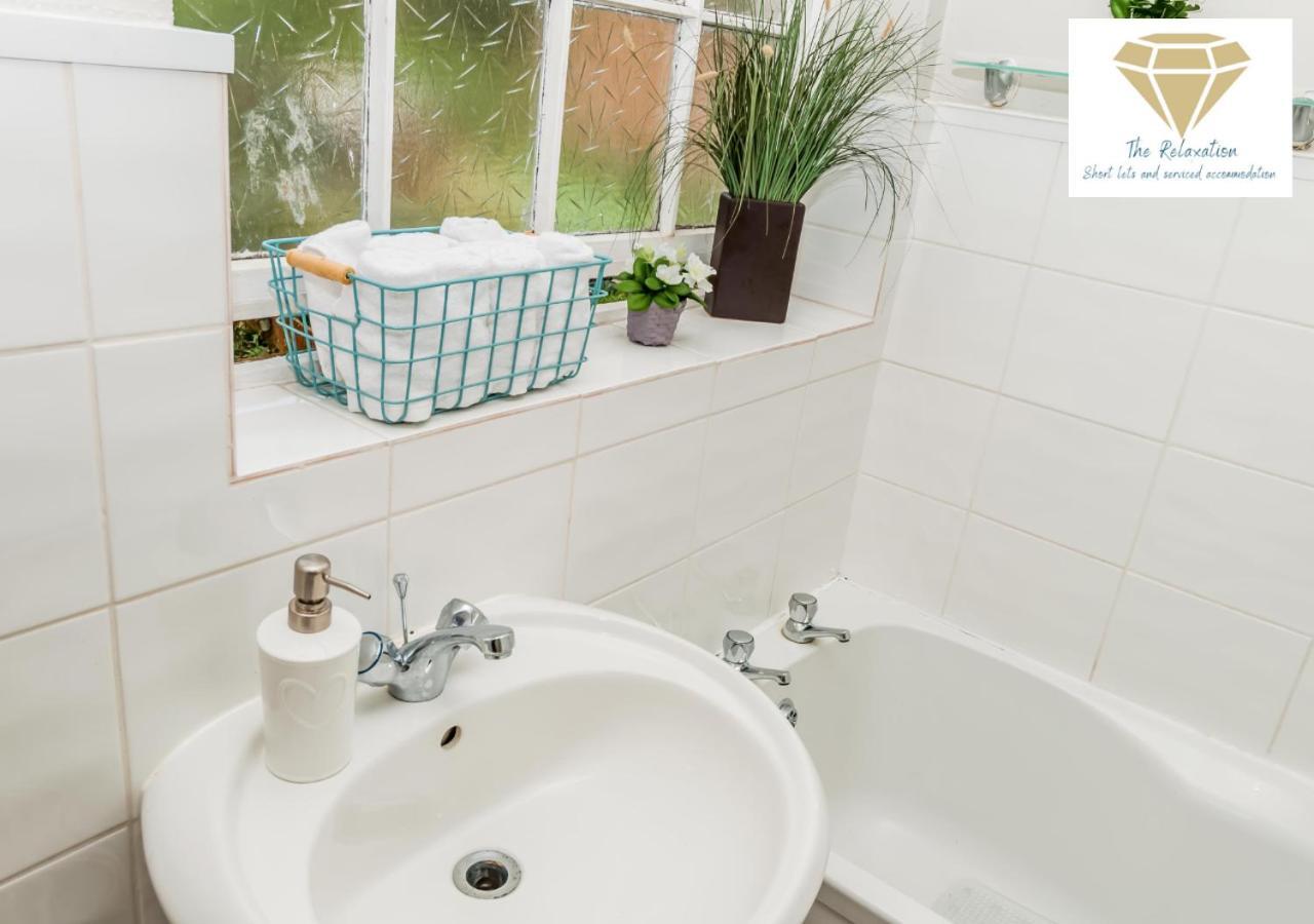 2 Bed Apartment-5 Guests - Business-Relocation-Parking - The Brighton Short Stay & Serviced Apartments Eksteriør billede